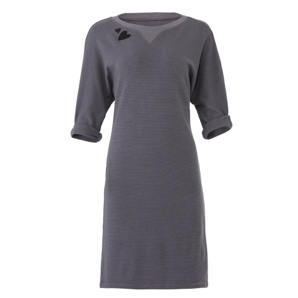 MONROW
Embroidered Heart Dress - Picture 4 of 4